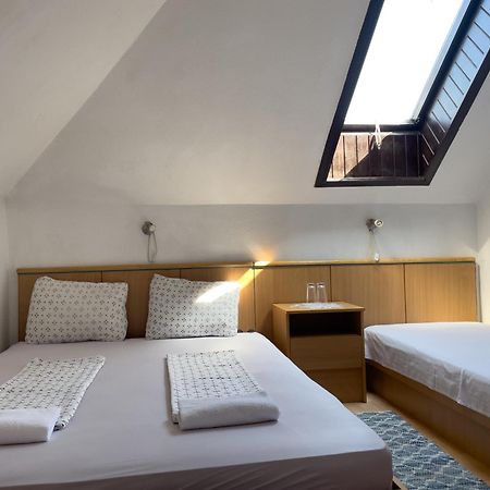 Pestujhely Panzio-Etterem Hotel Budapest Bagian luar foto
