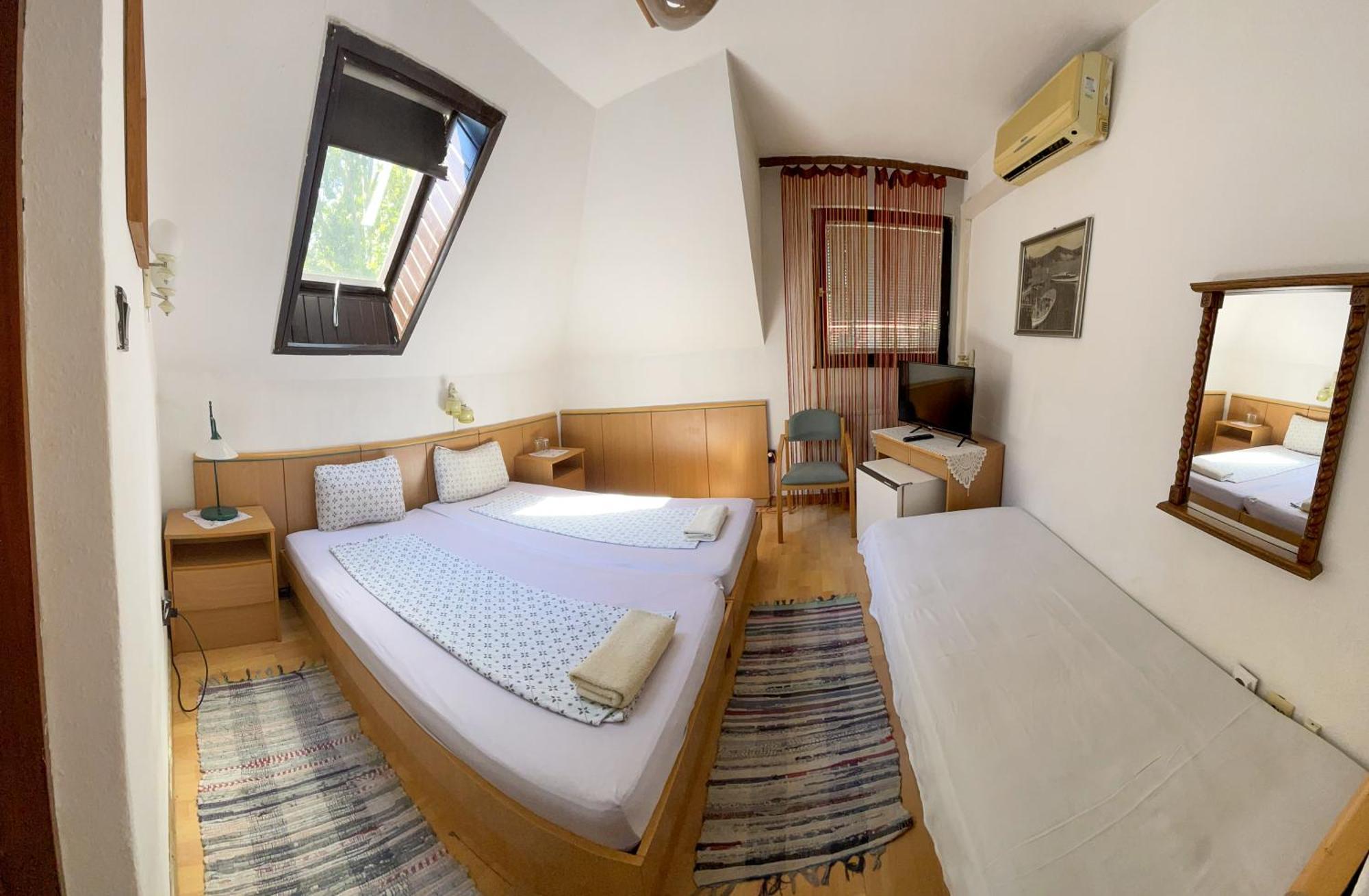 Pestujhely Panzio-Etterem Hotel Budapest Bagian luar foto